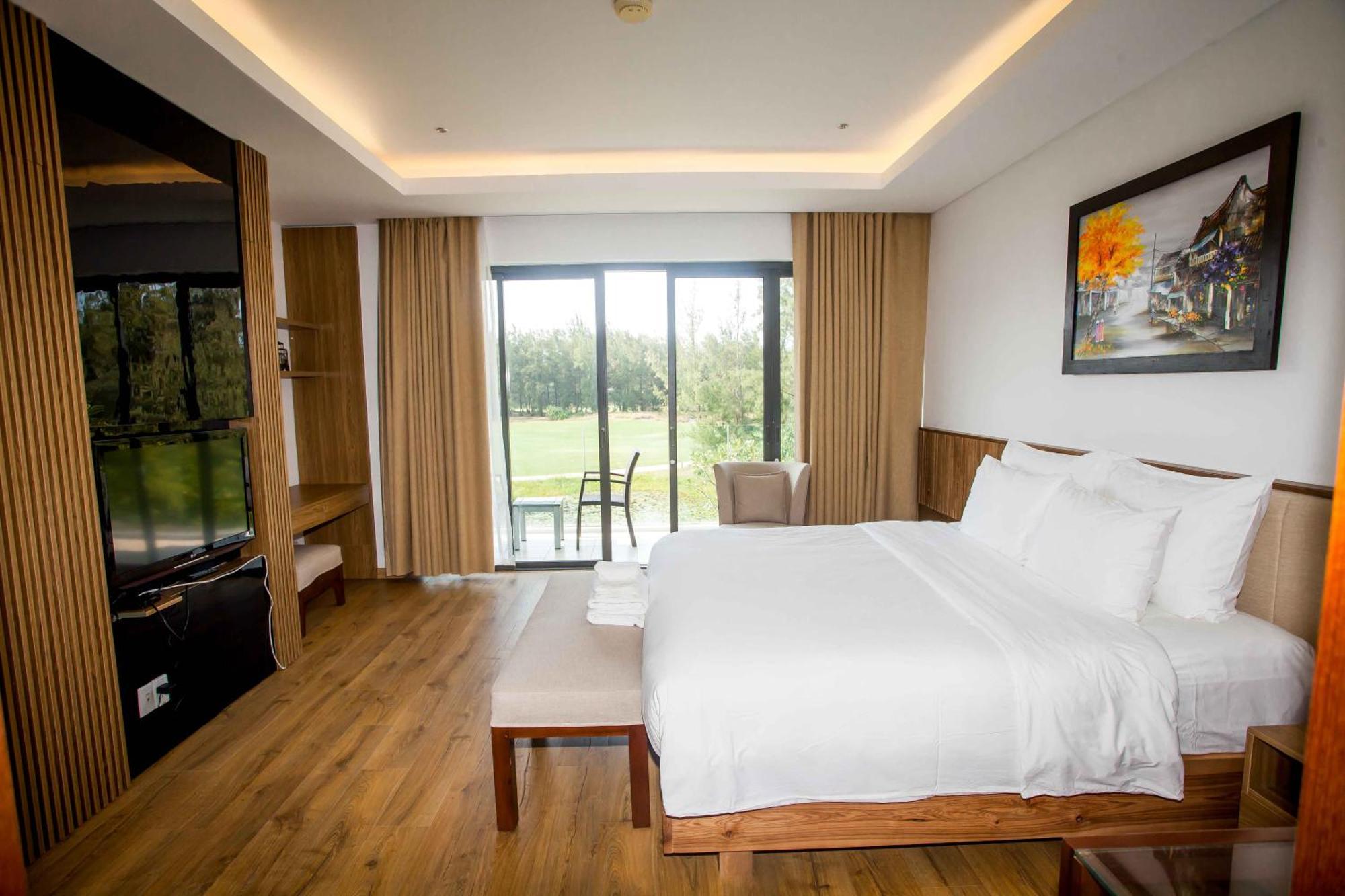Deluxe Beach Villas By Danatrip Da Nang Exterior photo