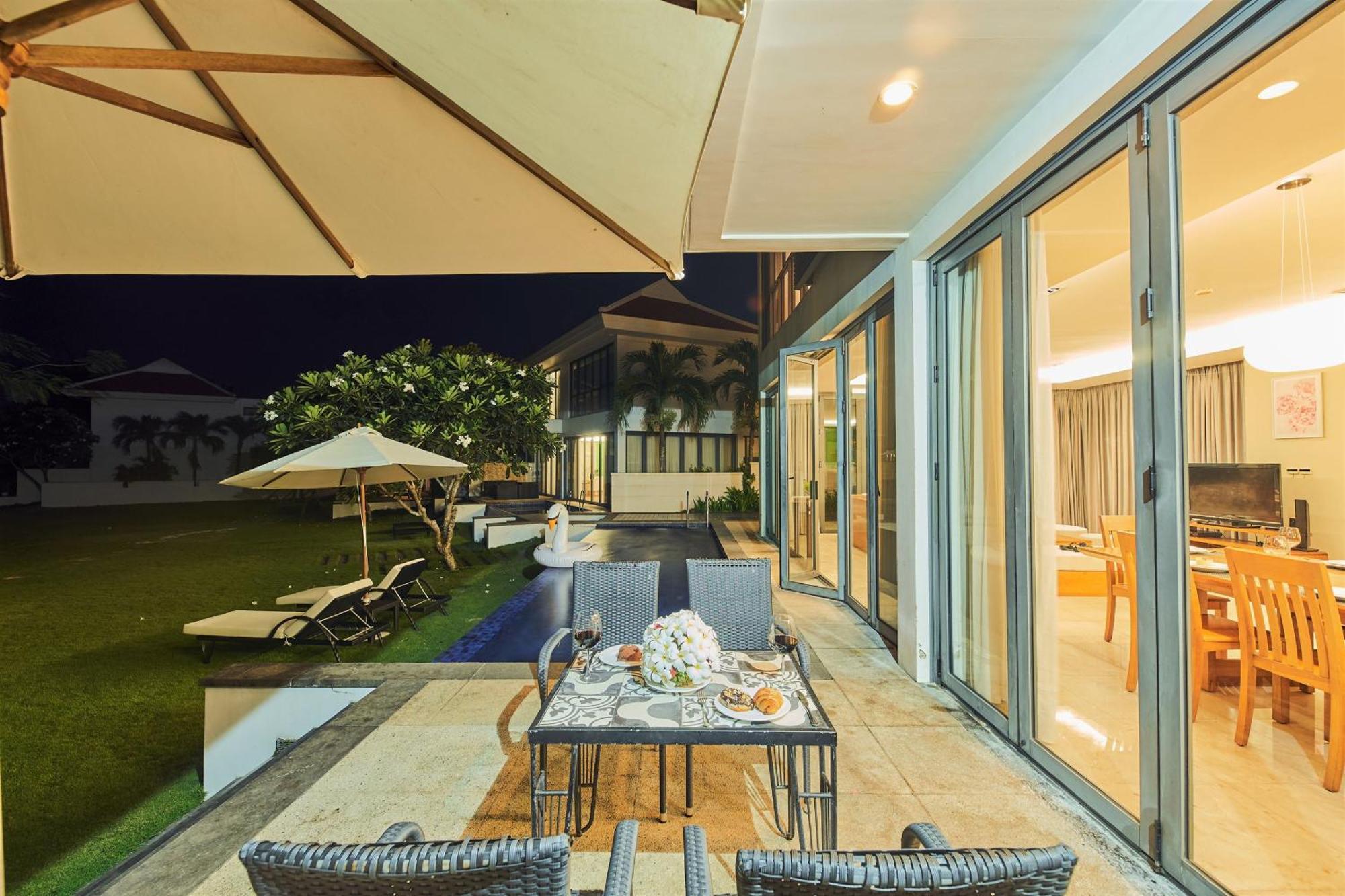 Deluxe Beach Villas By Danatrip Da Nang Room photo