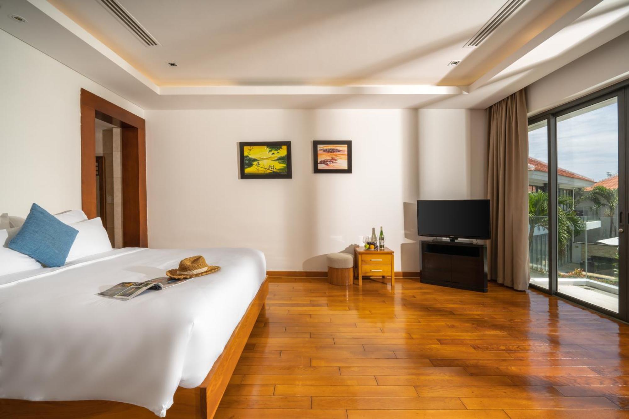 Deluxe Beach Villas By Danatrip Da Nang Room photo